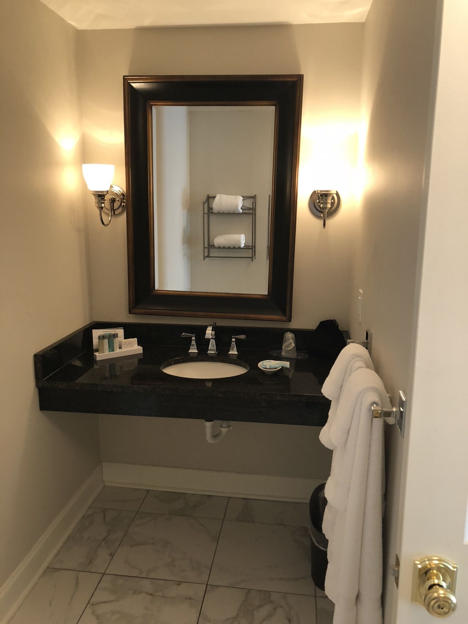 premium double room, 2 double beds | bathroom sink
