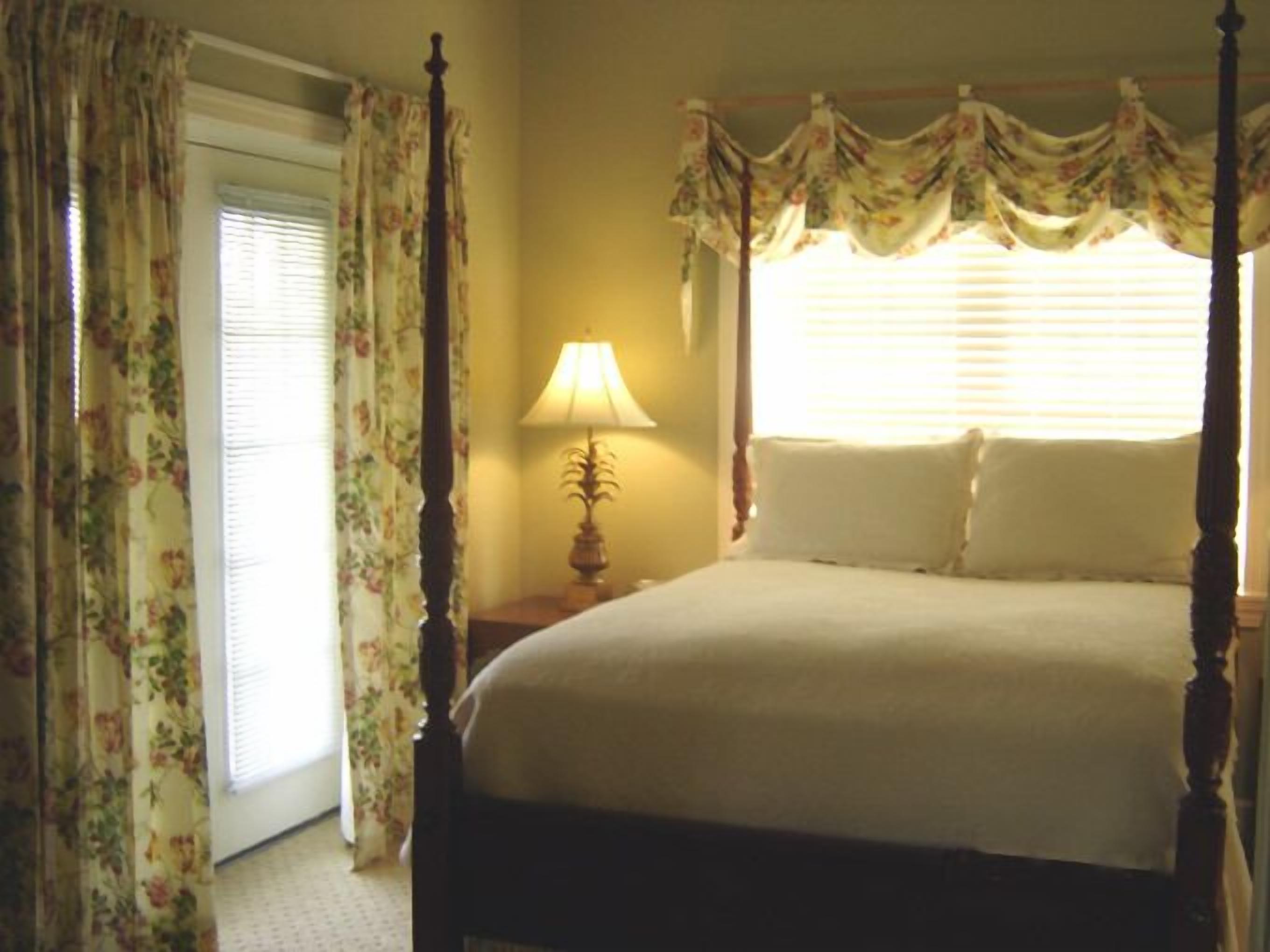 premium bedding, individually decorated, individually furnished, desk