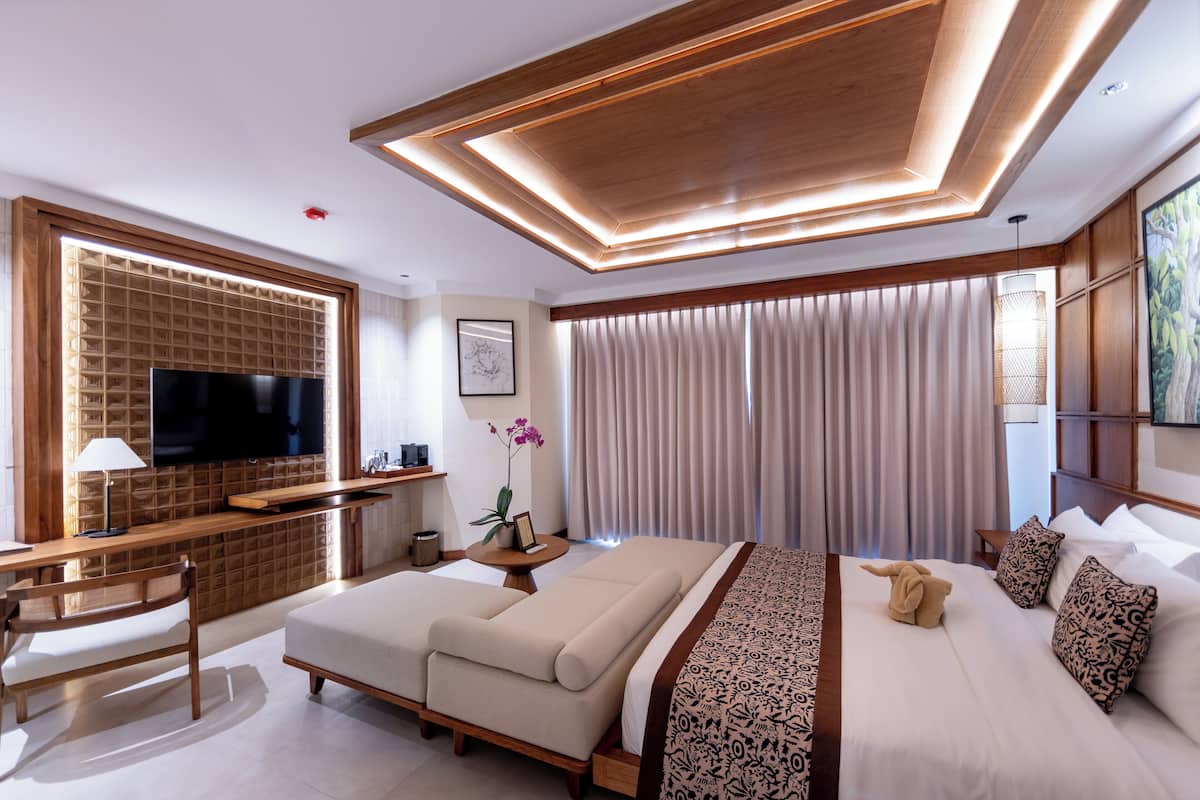 Suite Room with Lagoon View | Egyptian cotton sheets, premium bedding, down comforters, pillowtop beds