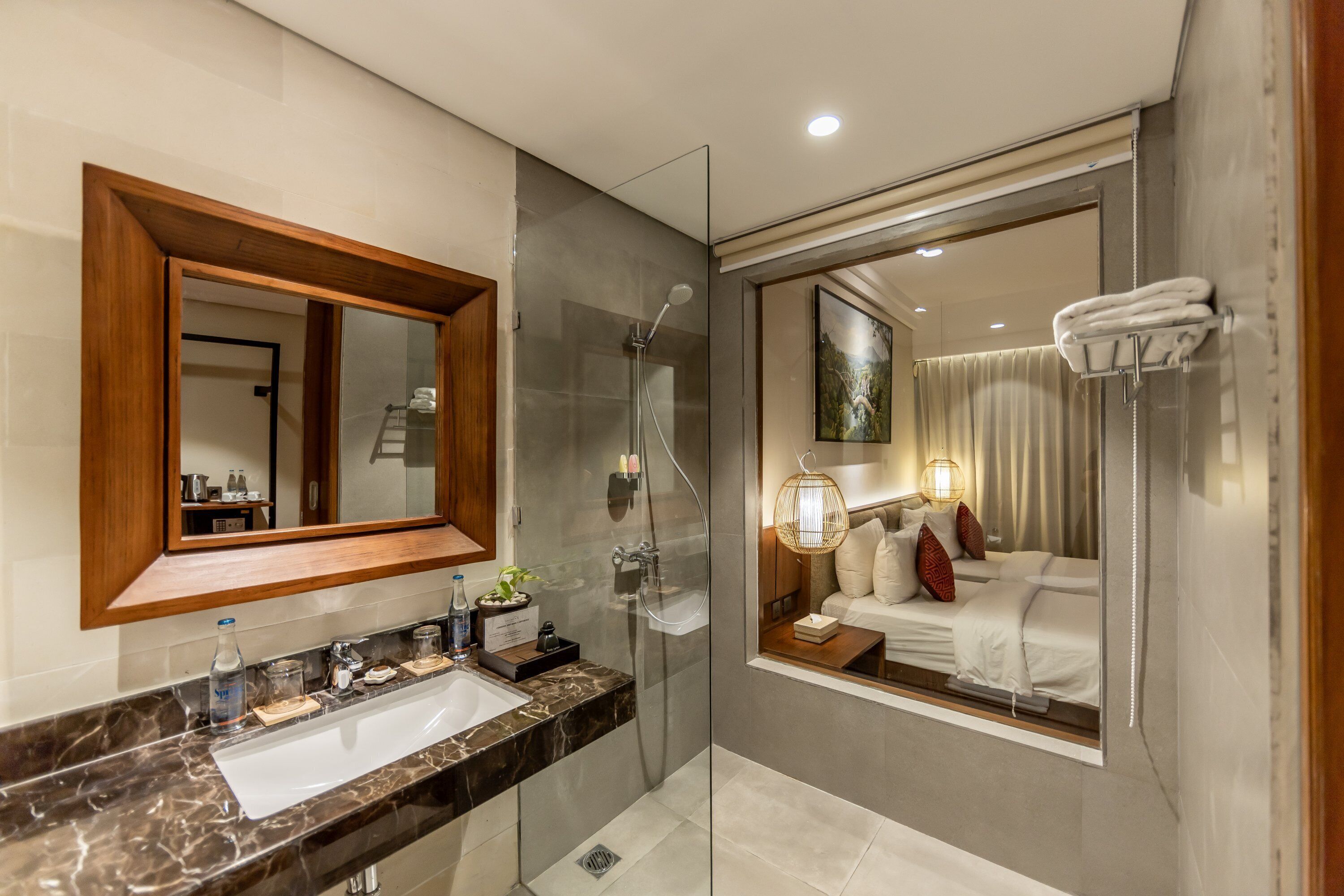 standard room | bathroom | designer toiletries, hair dryer, bathrobes, bidet