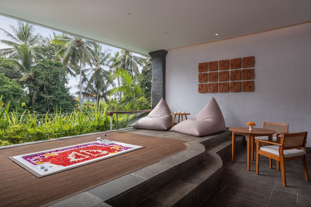 Anumana De Suite-Suite Room with Jacuzzi