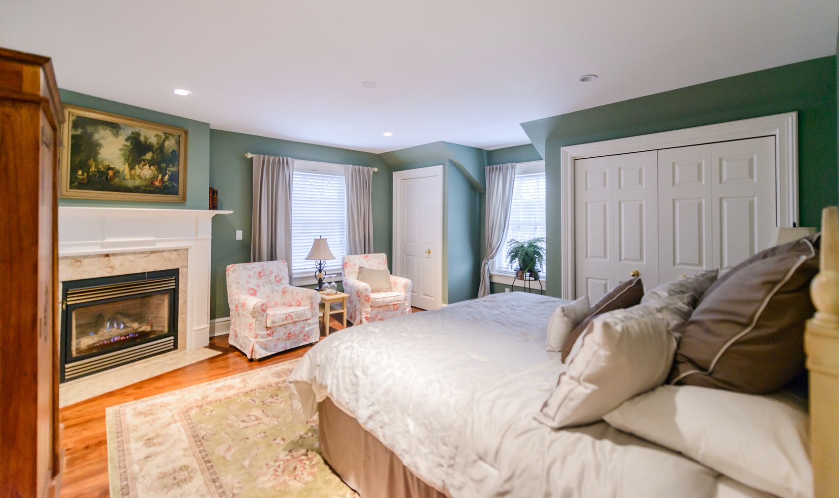 ルーム キングベッド 1 台 (The Saint James)