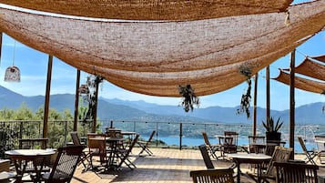 Bar junto a la alberca