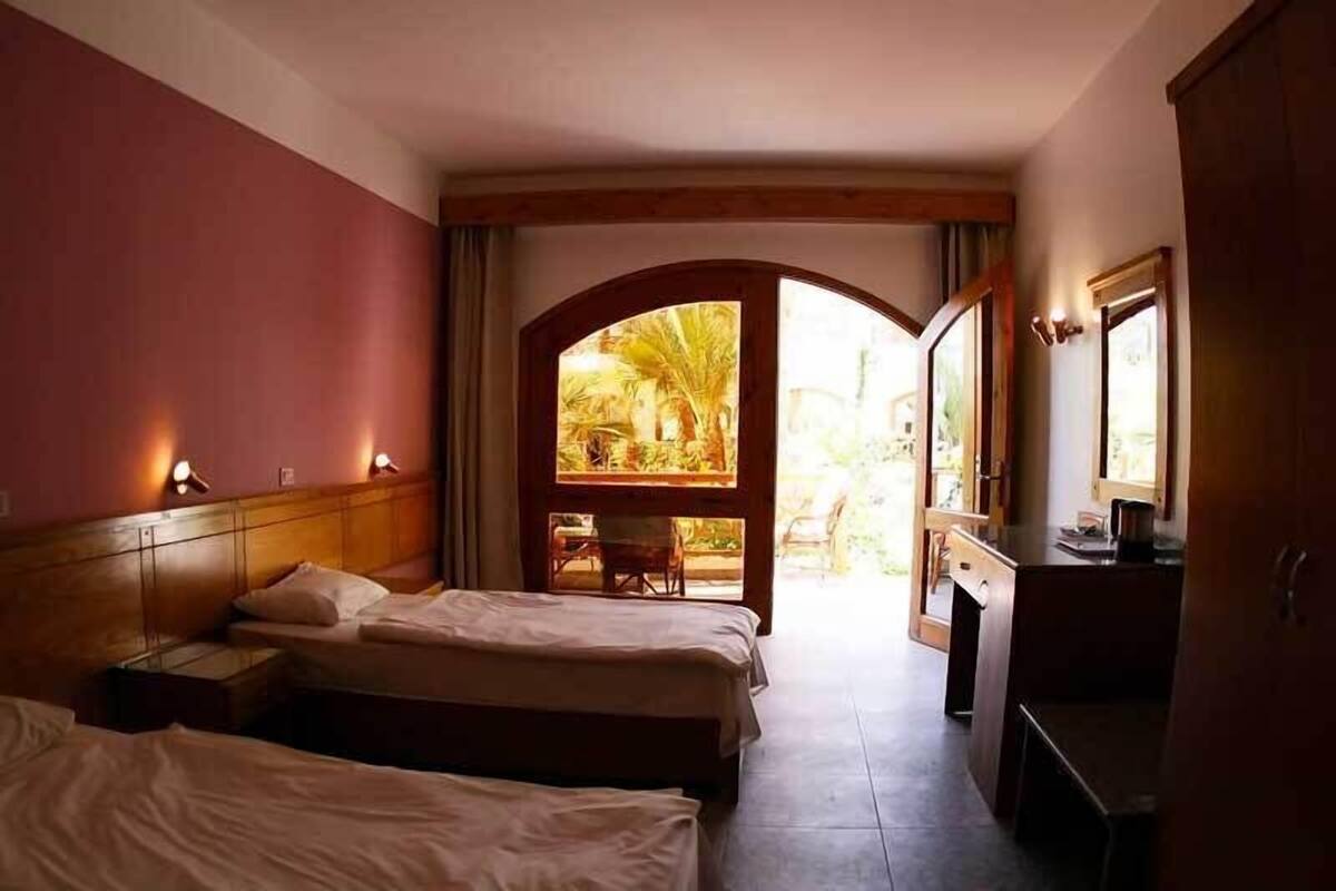 Phòng Superior | Bộ đồ giường cao cấp, két bảo mật tại phòng, bàn, màn/rèm cản sáng