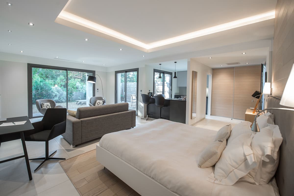 Penthouse Deluxe, cocina | Ropa de cama de alta calidad, insonorización y wifi gratis