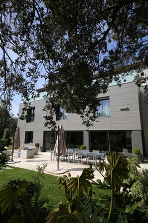 Front of property - Domaine Rampale (Fuveau)