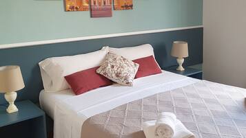 1 bedroom, Frette Italian sheets, premium bedding, down comforters