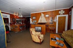 Lobby sitting area - Hotel - Motel Georges (Tadoussac)