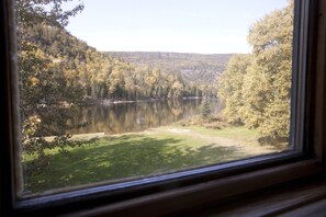 View from room - Hotel - Motel Georges (Tadoussac)