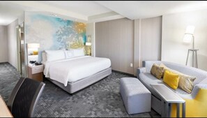 Hypo-allergenic bedding, desk, iron/ironing board, free cots/infant beds - Courtyard Jacksonville (Jacksonville)