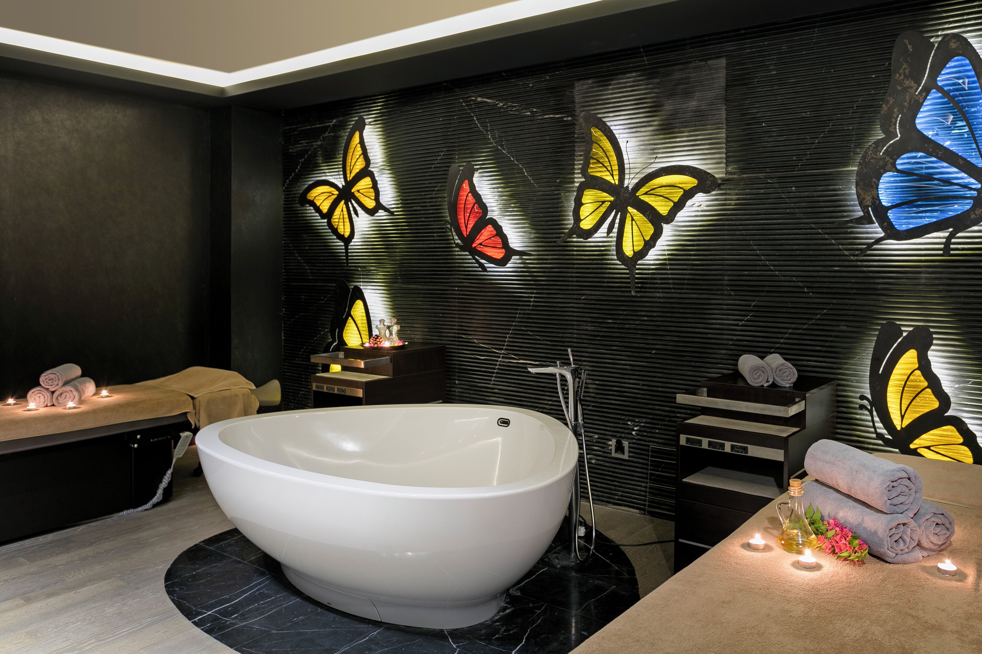 sauna, hot tub, steam room, turkish bath/hammam, 24 treatment rooms