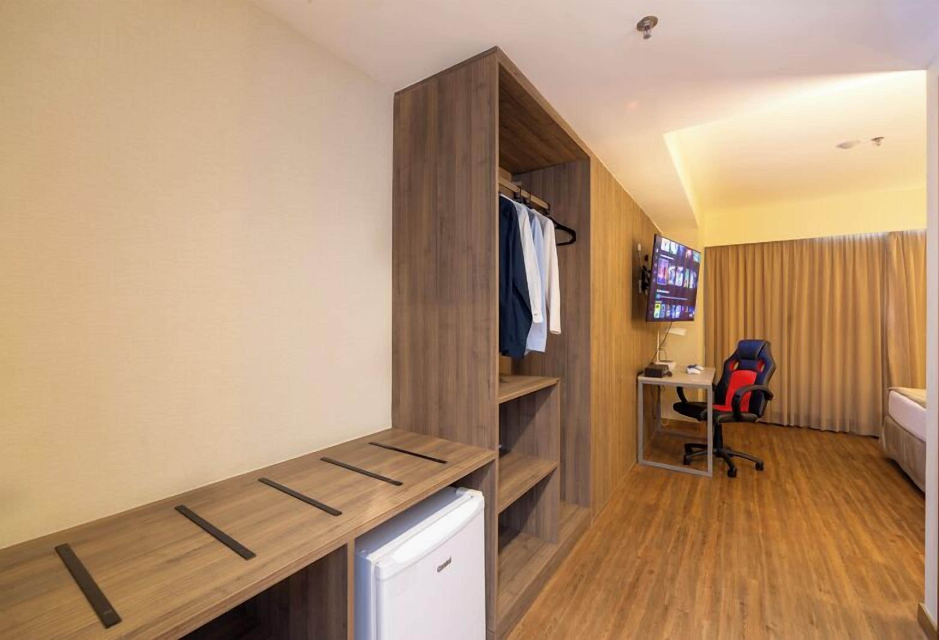 standard twin - 2 camas solteiro | minibar, in-room safe, desk, blackout curtains