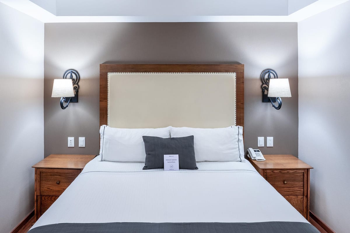 Premium bedding, down duvets, in-room safe, desk