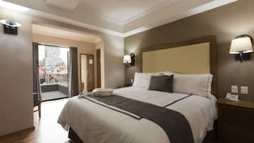 Premier Room, 1 King Bed, City View | Premium bedding, down comforters, in-room safe, desk