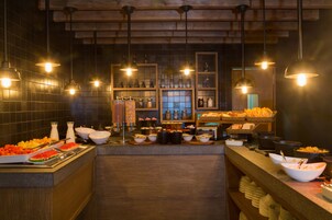 Free daily cooked-to-order breakfast