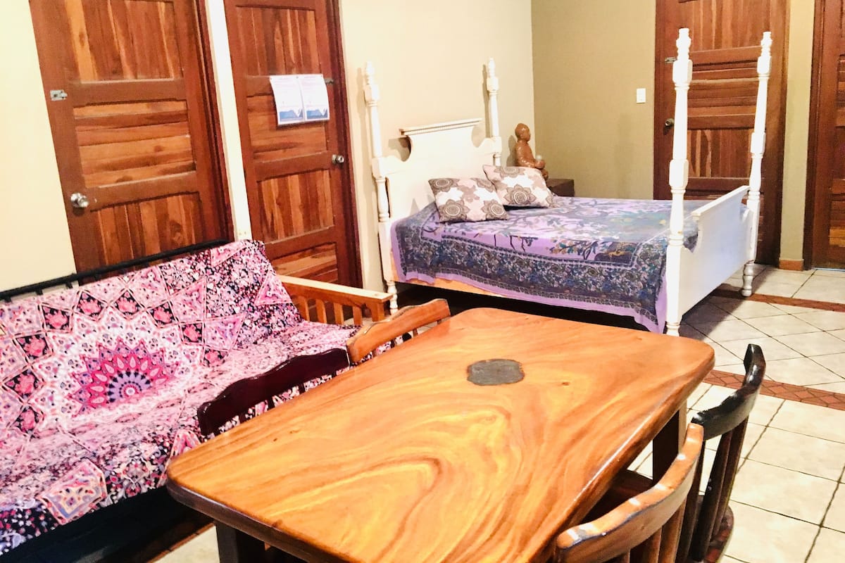 Appartement, 1 grand lit, salle de bains privée