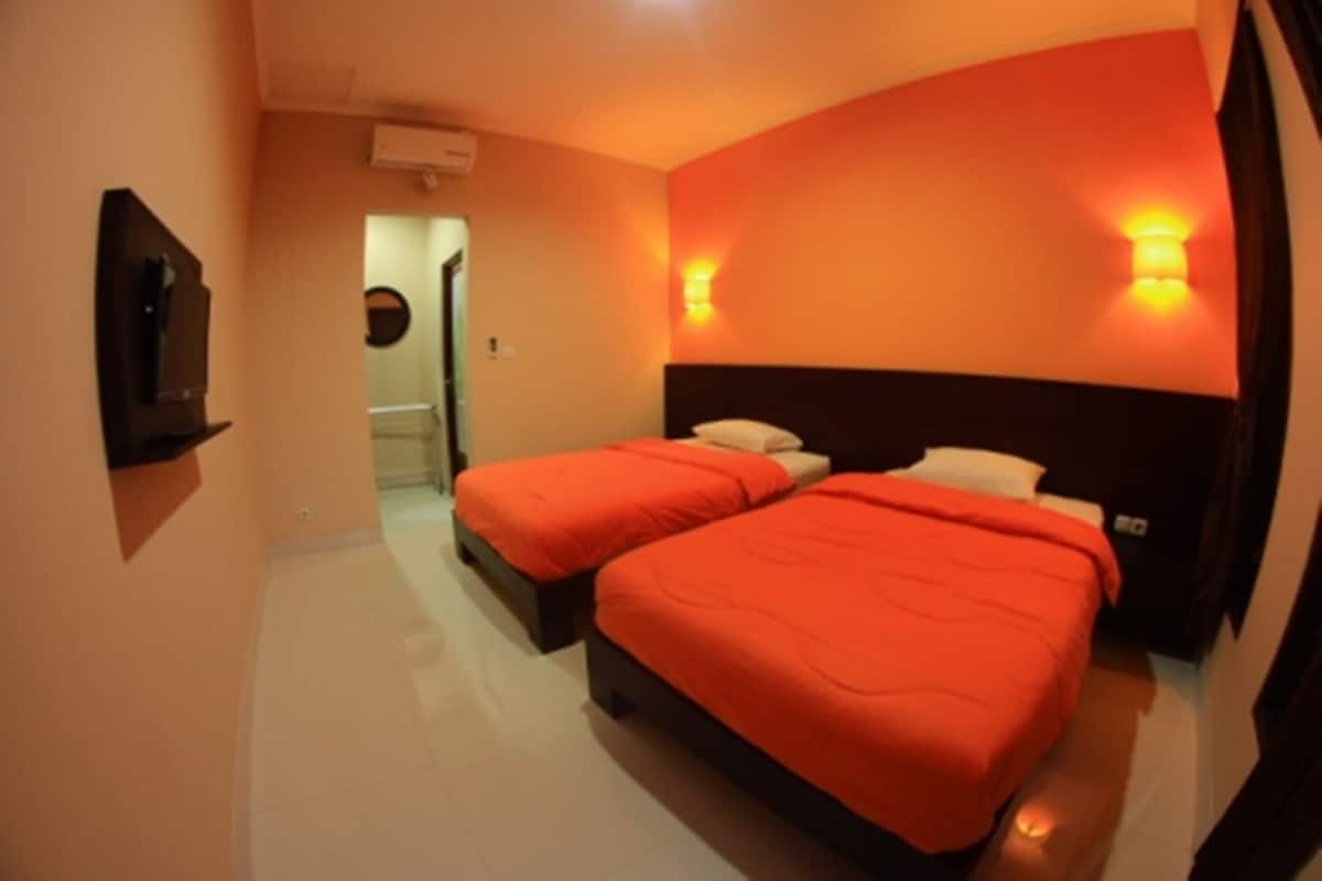 1 bedroom, premium bedding, in-room safe, desk