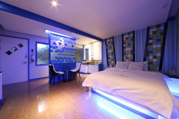 Standard Room (Base Occupancy is 2 pax, Extra Person Fee 10,000 KRW) | 1 Schlafzimmer, hochwertige Bettwaren, individuell dekoriert