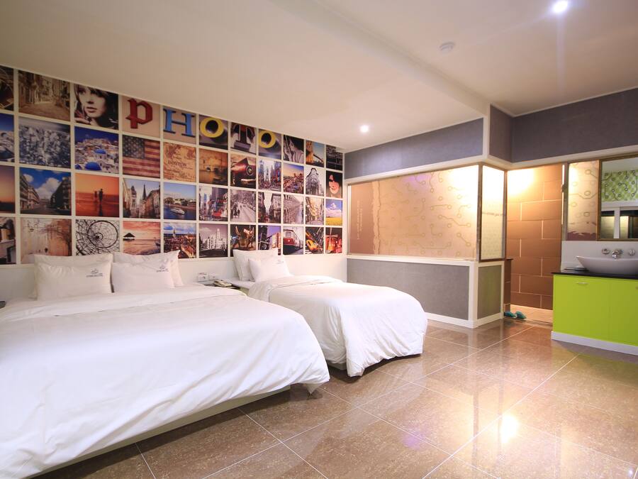 Twin Room (Base Occupancy is 2 pax, Extra Person Fee 10,000 KRW) | Utsikt fra rommet