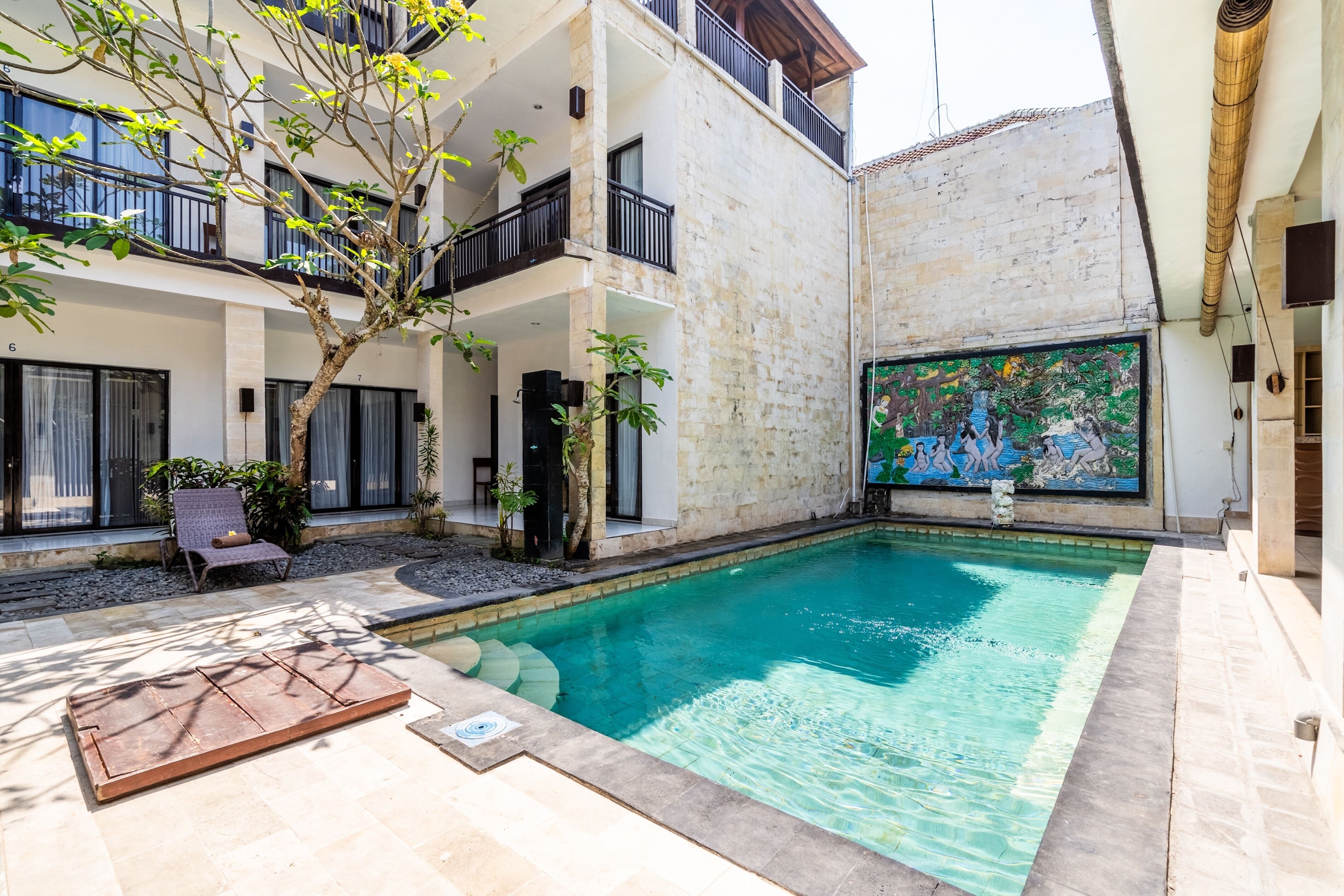 المنشأة من الخارج