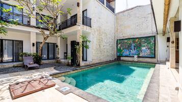 المنشأة من الخارج