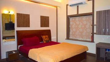 Habitación triple estándar, 1 habitación | Ropa de cama de alta calidad, edredón y camas con efecto memoria