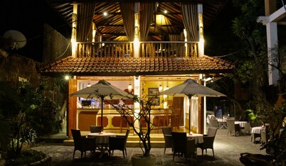 Chonos Hotel Lovina