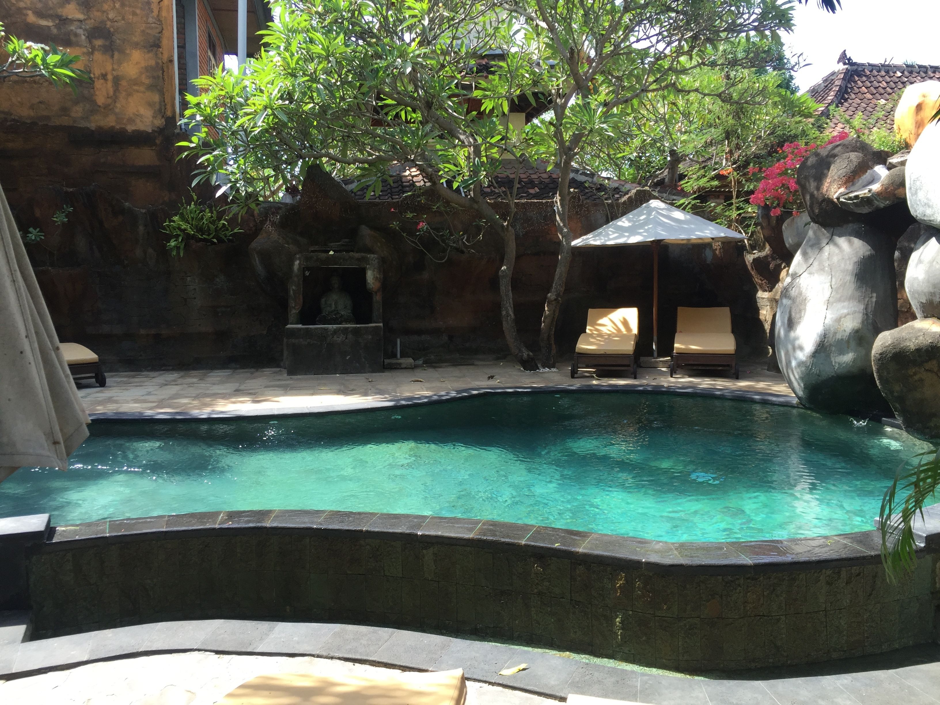 야외 수영장, 수영장 파라솔