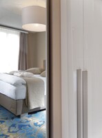 Suite | Desk, free WiFi, bed sheets