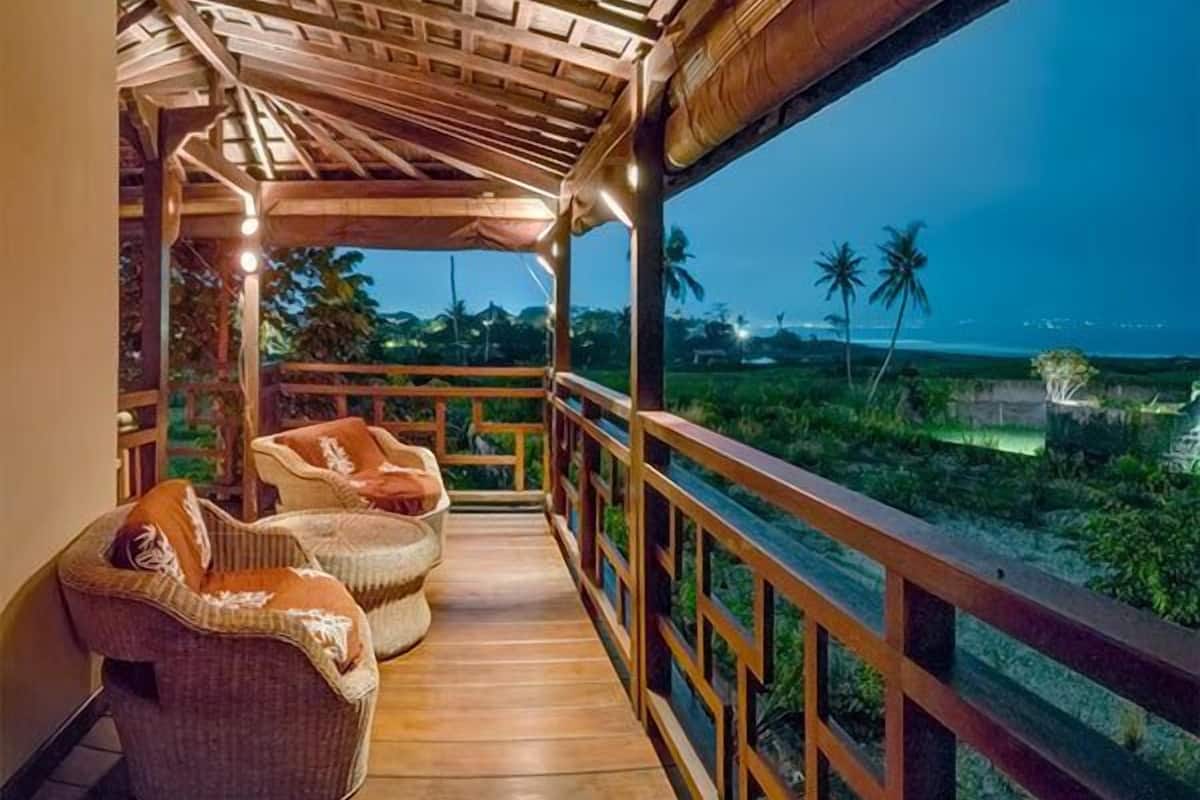 Bungalow Deluxe Terrace Ocean View | Balcony