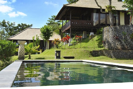 Two Bedrooms Farm Villa With Private Pool | Vistas desde la habitación. Bagus Agro Pelaga