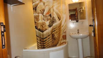 Suite Tradition | Salle de bain | Articles de toilette gratuits, sĂšche-cheveux, serviettes fournies