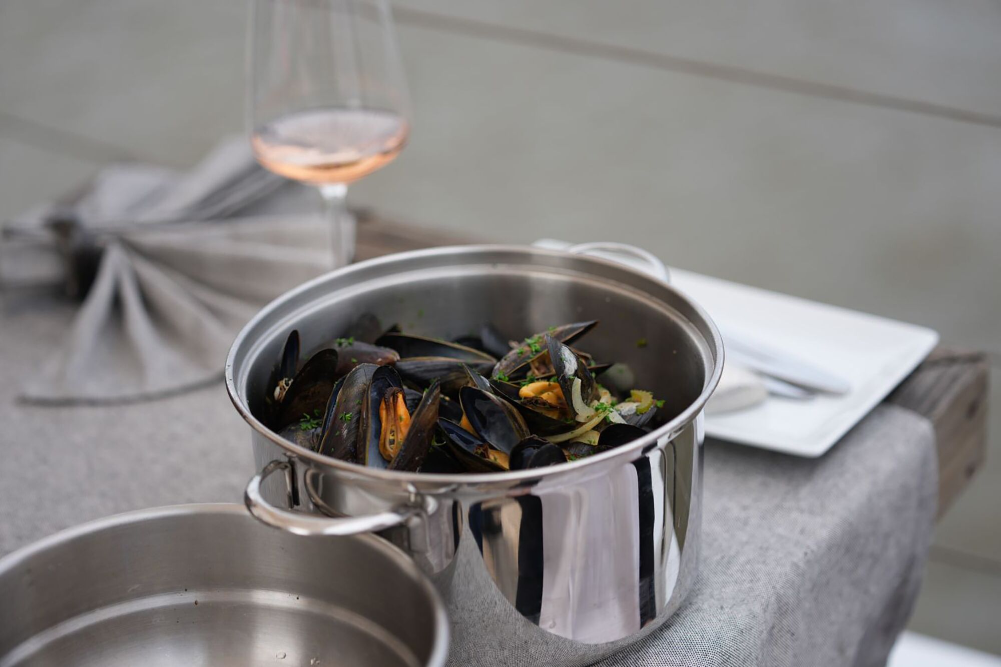 breakfast, dinner, brunch served; belgian cuisine, sea views