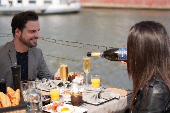 Terrace/patio - Hotel Restaurant Brasserie Ahoi, Kortrijk (Kortrijk)