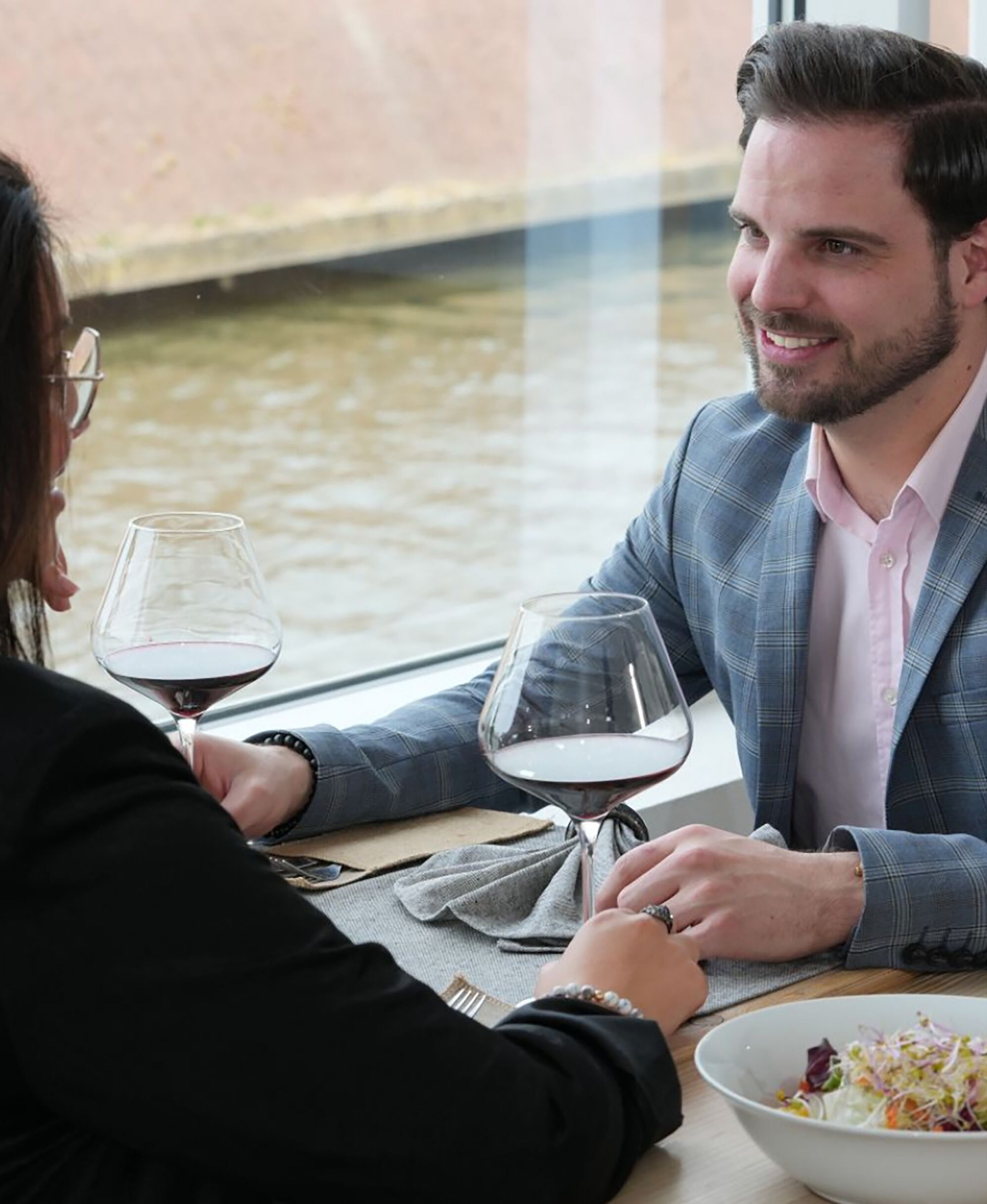 breakfast, dinner, brunch served; belgian cuisine, sea views