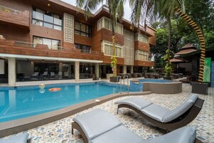 2 outdoor pools, open 8:00 AM to 7:00 PM, sun loungers