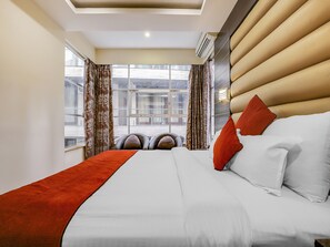 Habitación doble Deluxe | Ropa de cama de alta calidad y minibar 