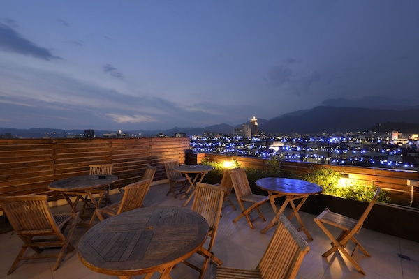 S'hi serveixen sopars