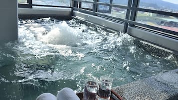 Sauna, steam room