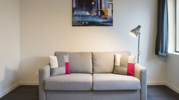 Superior Studio | Desk, soundproofing, iron/ironing board, cribs/infant beds