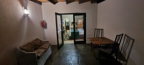 Doppelzimmer (Bachelor) | Terrasse/Patio