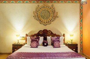 VIP ROYAL COTTAGE | Premium bedding, minibar, in-room safe, desk