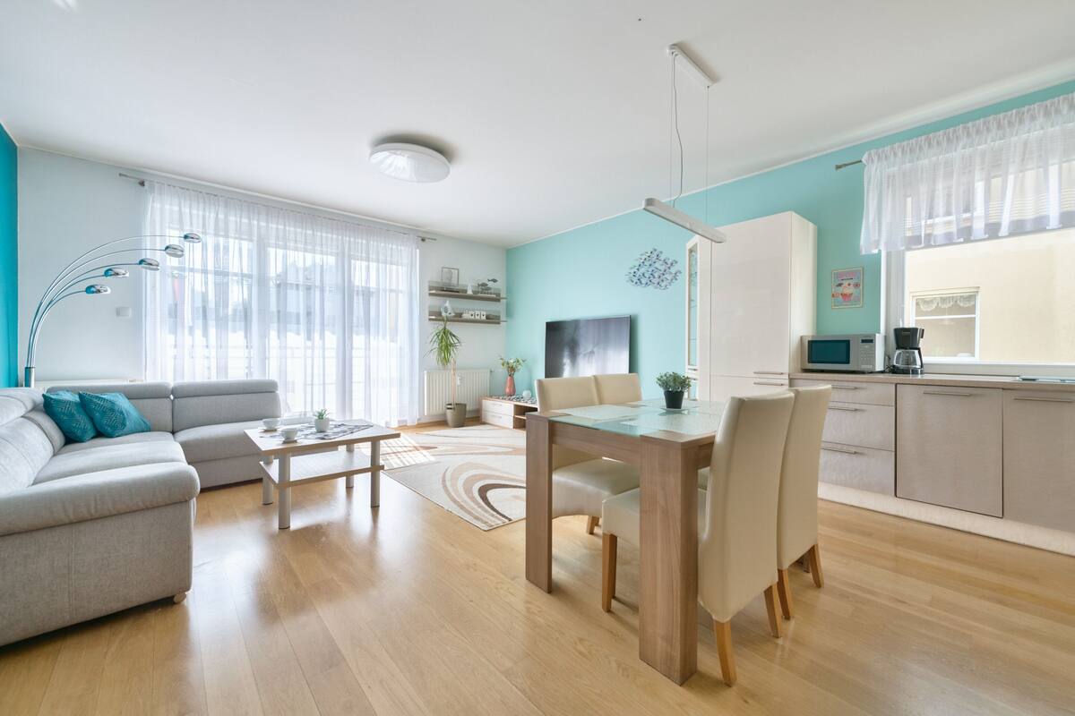 Apartemen Superior, 1 kamar tidur, balkon (4 adults) | Didekorasi berbeda-beda dan dilengkapi dengan perabotan berbeda-beda