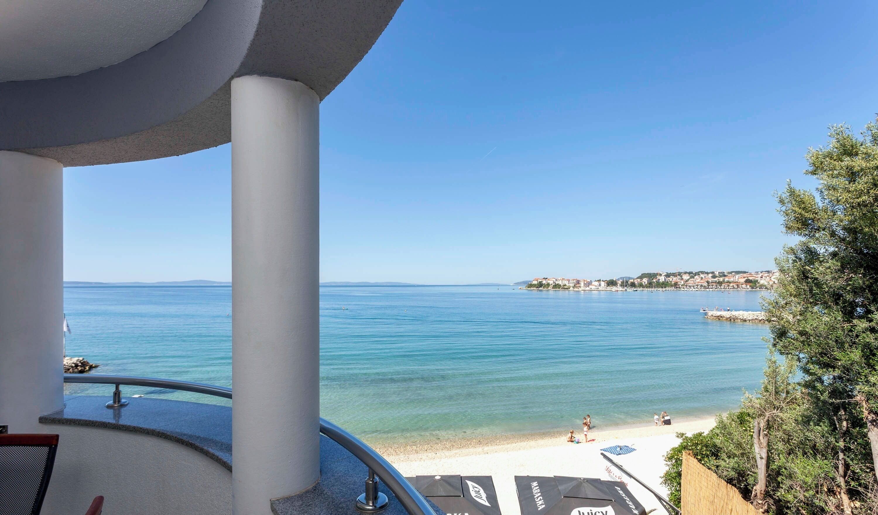 Chambre Quadruple, balcon, vue mer | Vue sur la plage/l’océan