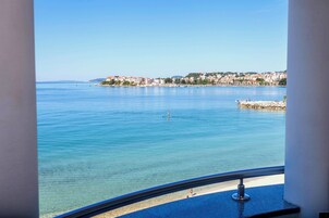Vierbettzimmer, Balkon, Meerblick | Strand-/Meerblick