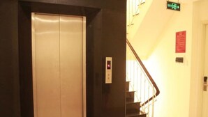 Staircase - Bizu Hotel II (Ho Chi Minh City)