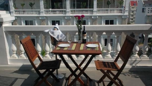 Outdoor dining - Bizu Hotel II (Ho Chi Minh City)