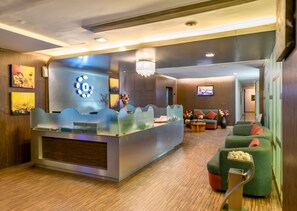 Lobby sitting area - Octave Hotel & Spa Marathahalli (Bengaluru)