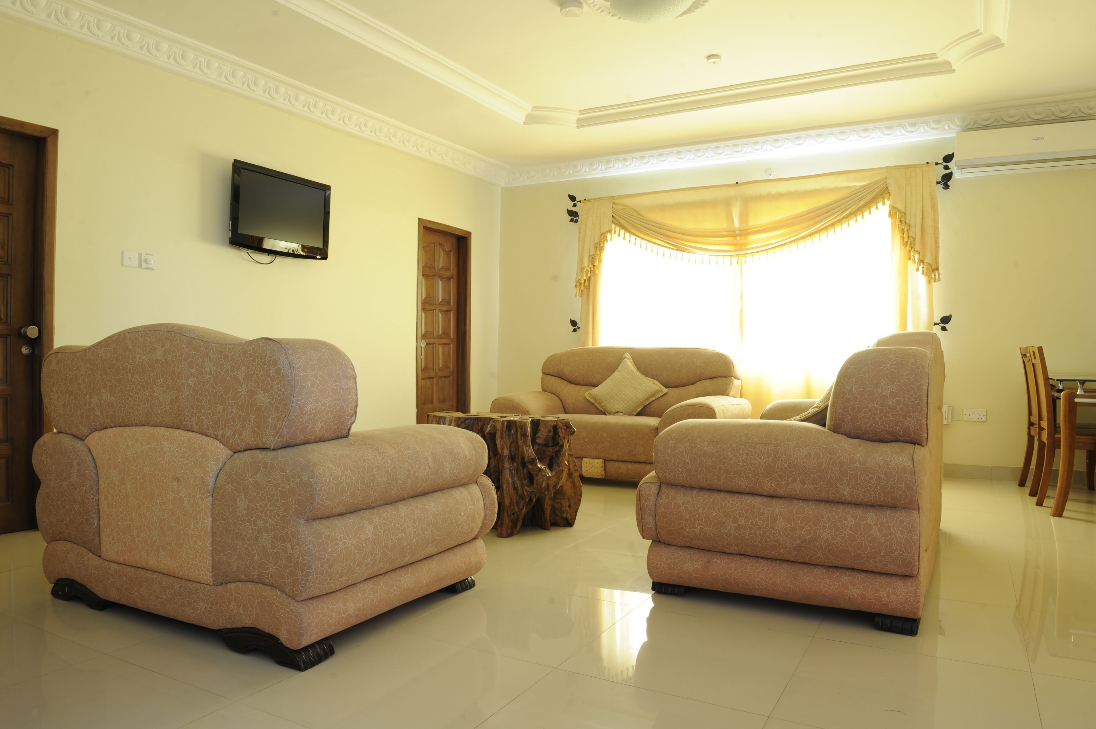 Family Room | Living area | Flat-screen TV