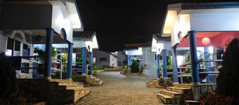 Mount Pleasant Inns & Apartment